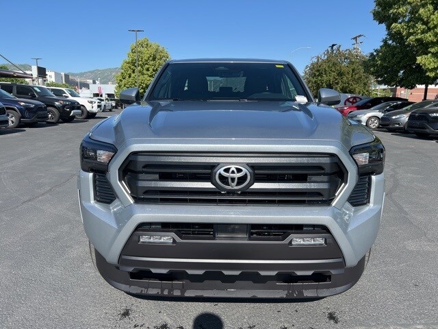 2025 Toyota Tacoma SR5 photo 2
