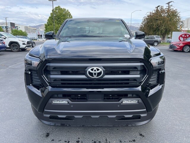 2025 Toyota Tacoma SR5 photo 2