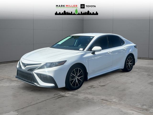 2023 Toyota Camry SE AWD's photo