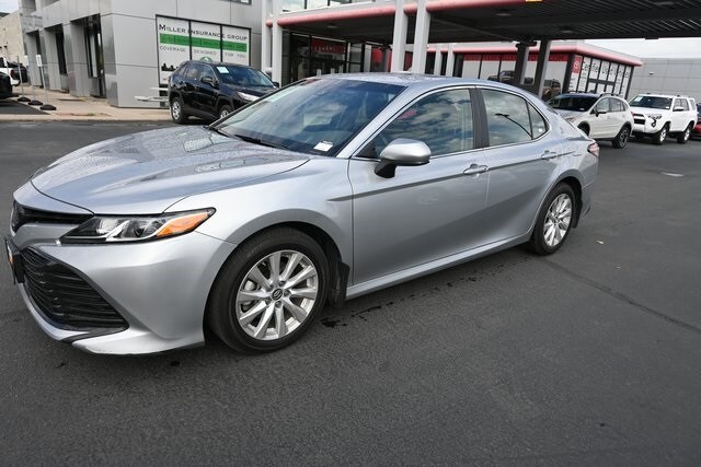 2018 Toyota Camry LE photo 3