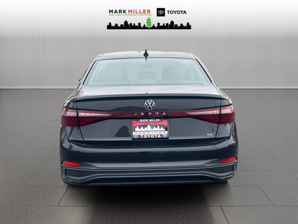 Used 2025 Volkswagen Jetta 1.5T SE Sedan