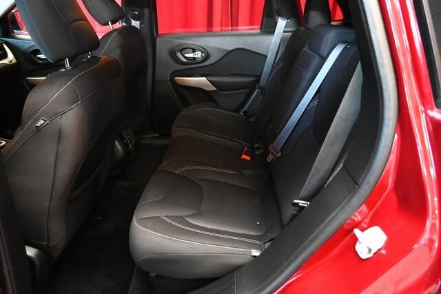 2017 Jeep Cherokee Latitude photo 2