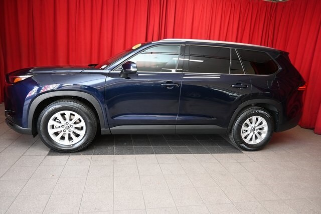 2024 Toyota Grand Highlander XLE photo 2