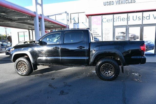 2023 Toyota Tacoma Trail Edition V6 photo 2