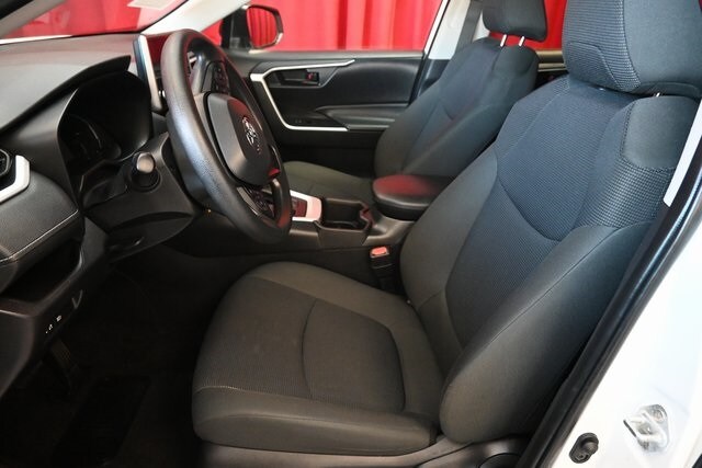 2024 Toyota RAV4 LE photo 2