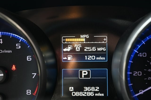 2018 Subaru Outback 2.5i Limited photo 2