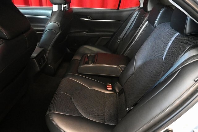 2023 Toyota Camry Hybrid XLE photo 3