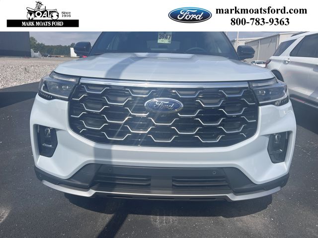 2025 Ford Explorer Platinum photo 2