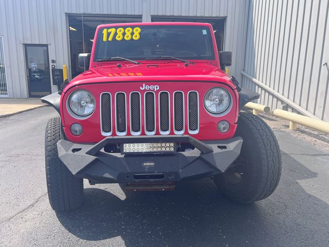 2016 Jeep Wrangler Unlimited Sahara photo 2