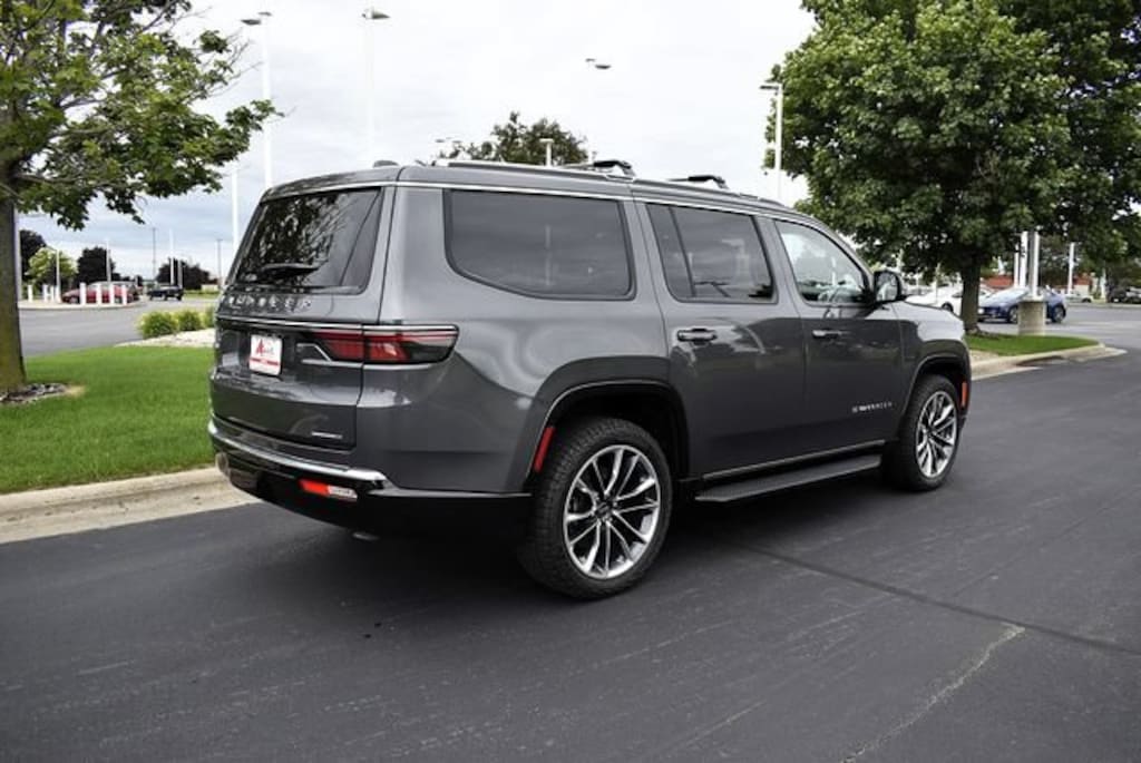 Used 2023 Jeep Wagoneer Series II 4x4 Sport Utility