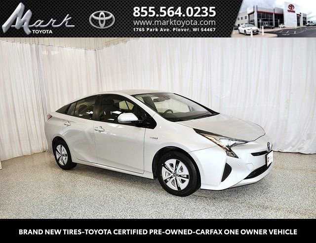 2018 Toyota Prius Three's photo
