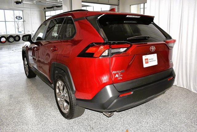 2021 Toyota RAV4 XLE Premium photo 4