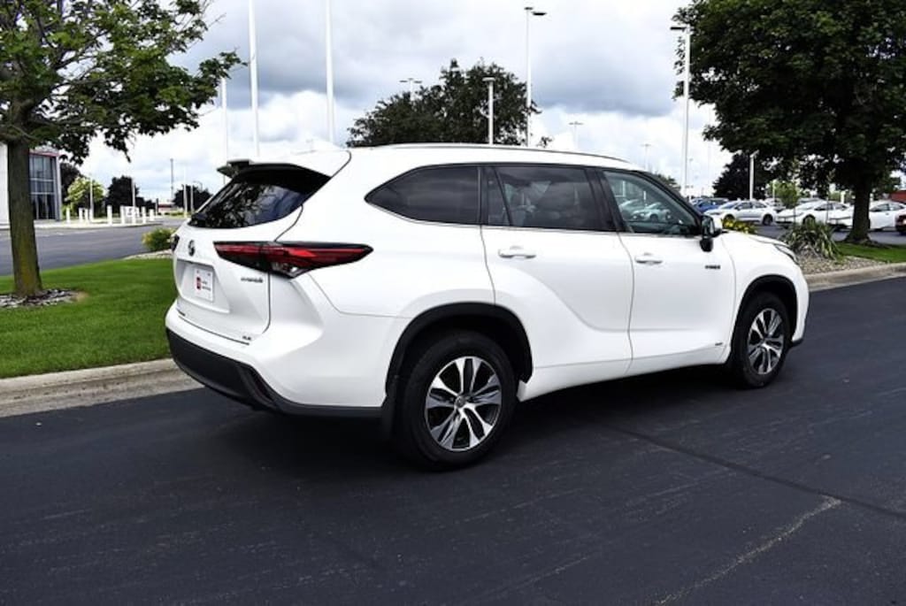 Certified 2021 Toyota Highlander Hybrid XLE All Wheel Drive Sport Utility