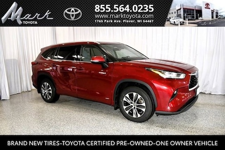 Used 2020 Toyota Highlander Hybrid XLE All Wheel Drive Sport Utility for Sale in Plover, WI