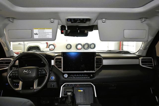 2024 Toyota Tundra Limited - Photo 19