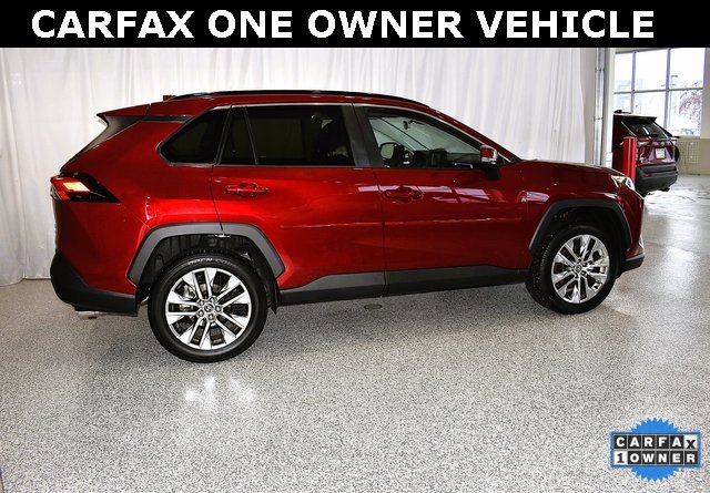 2021 Toyota RAV4 XLE Premium photo 2