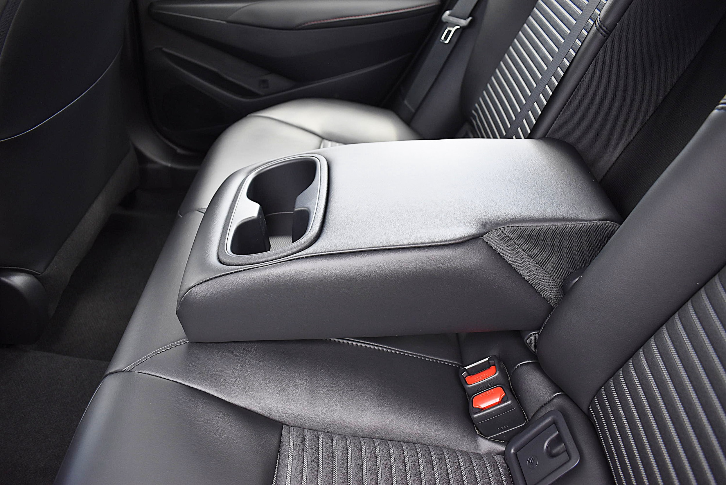 2026 Toyota Corolla XSE - Photo 26