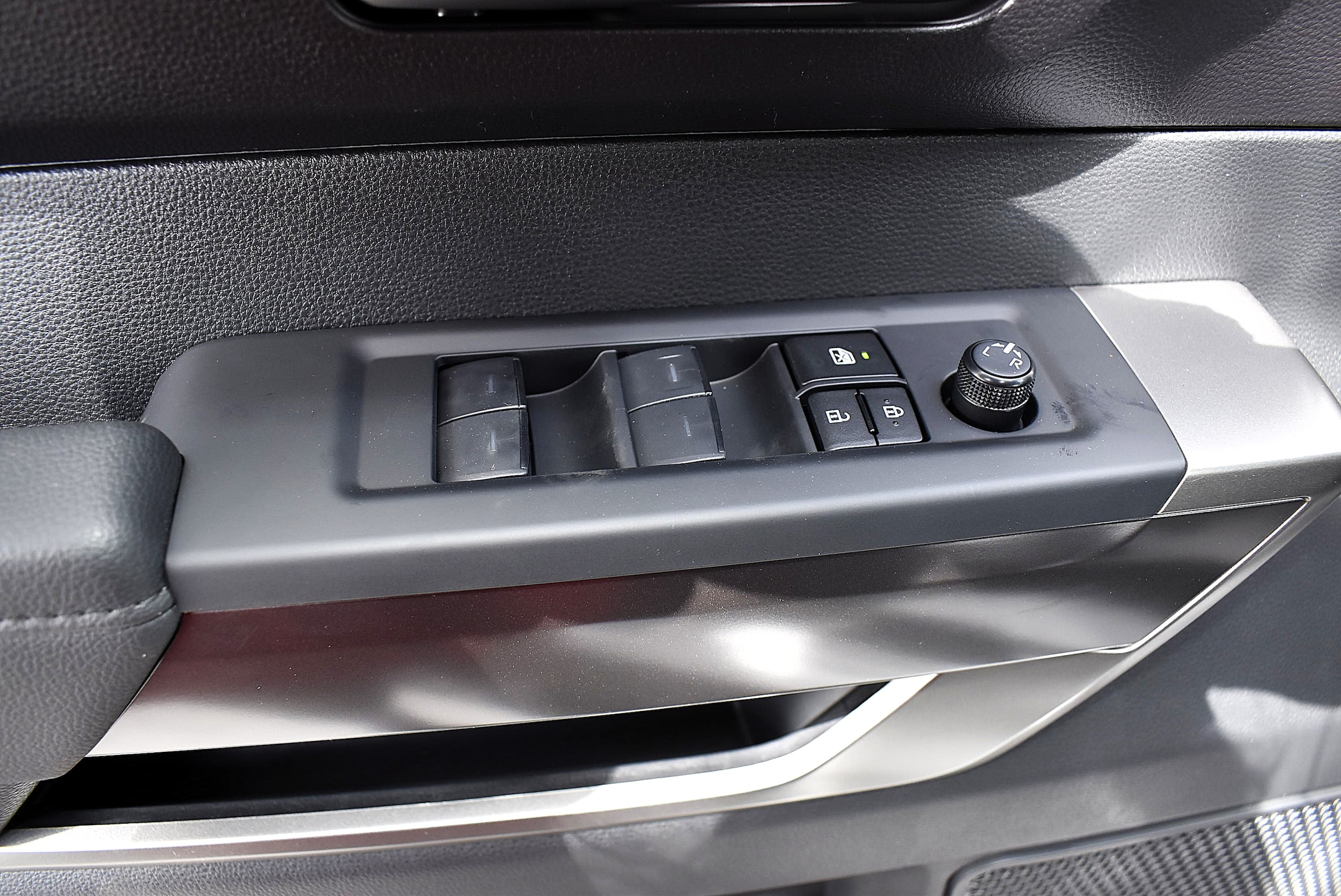 2026 Toyota Tundra SR5 - Photo 8