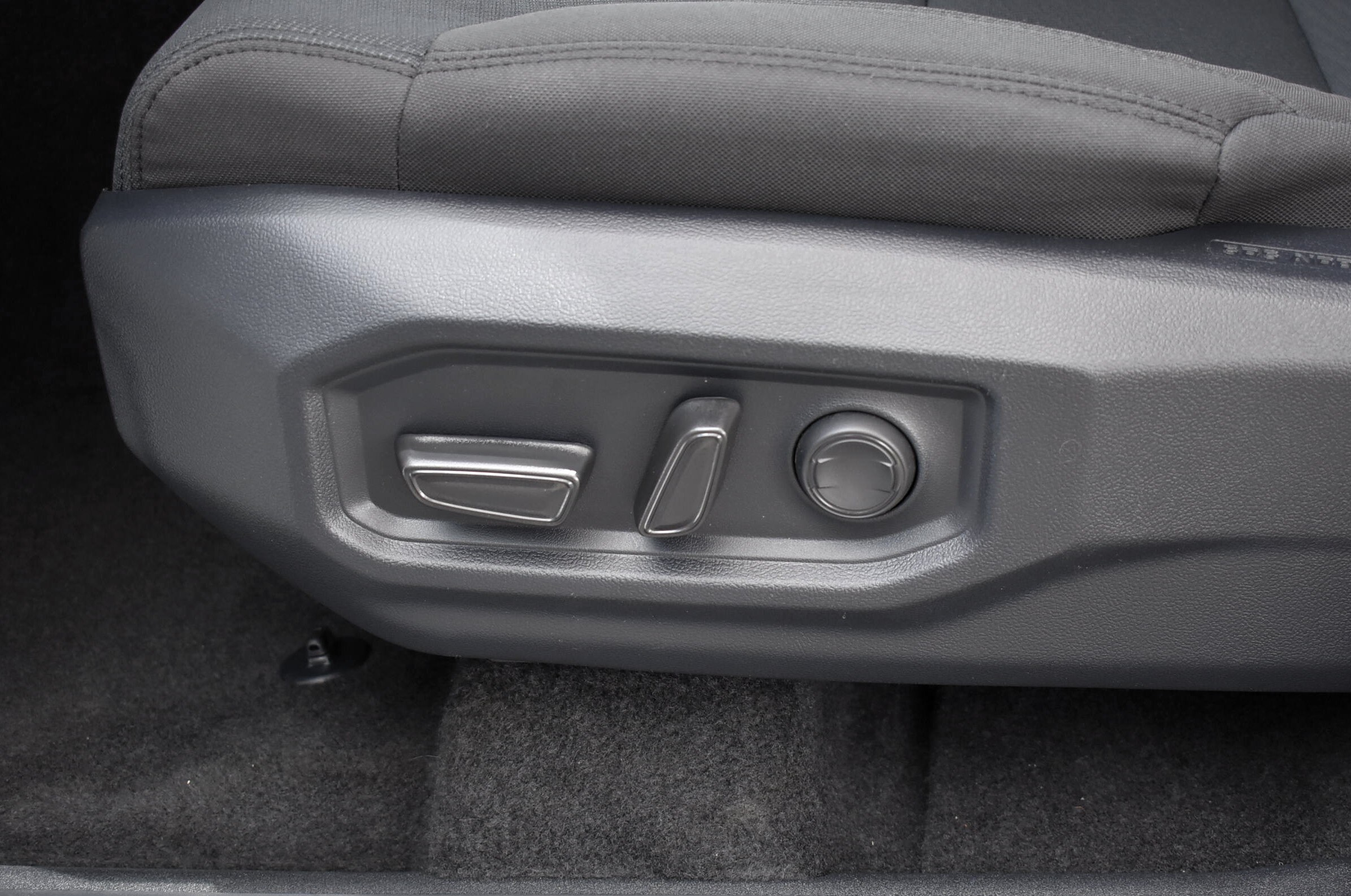 2026 Toyota Tundra SR5 - Photo 12