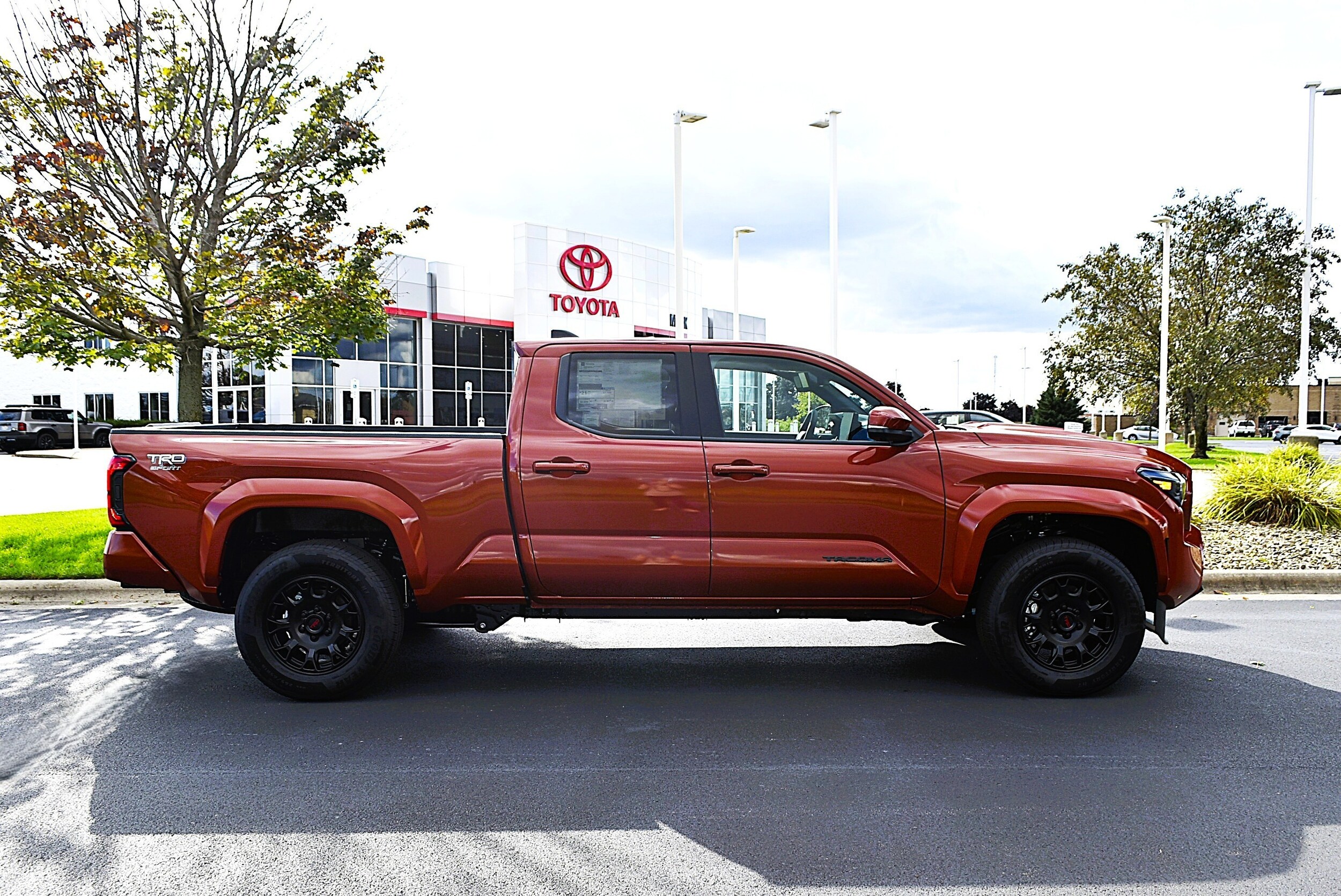 2025 Toyota Tacoma TRD Sport Double Cab photo 2