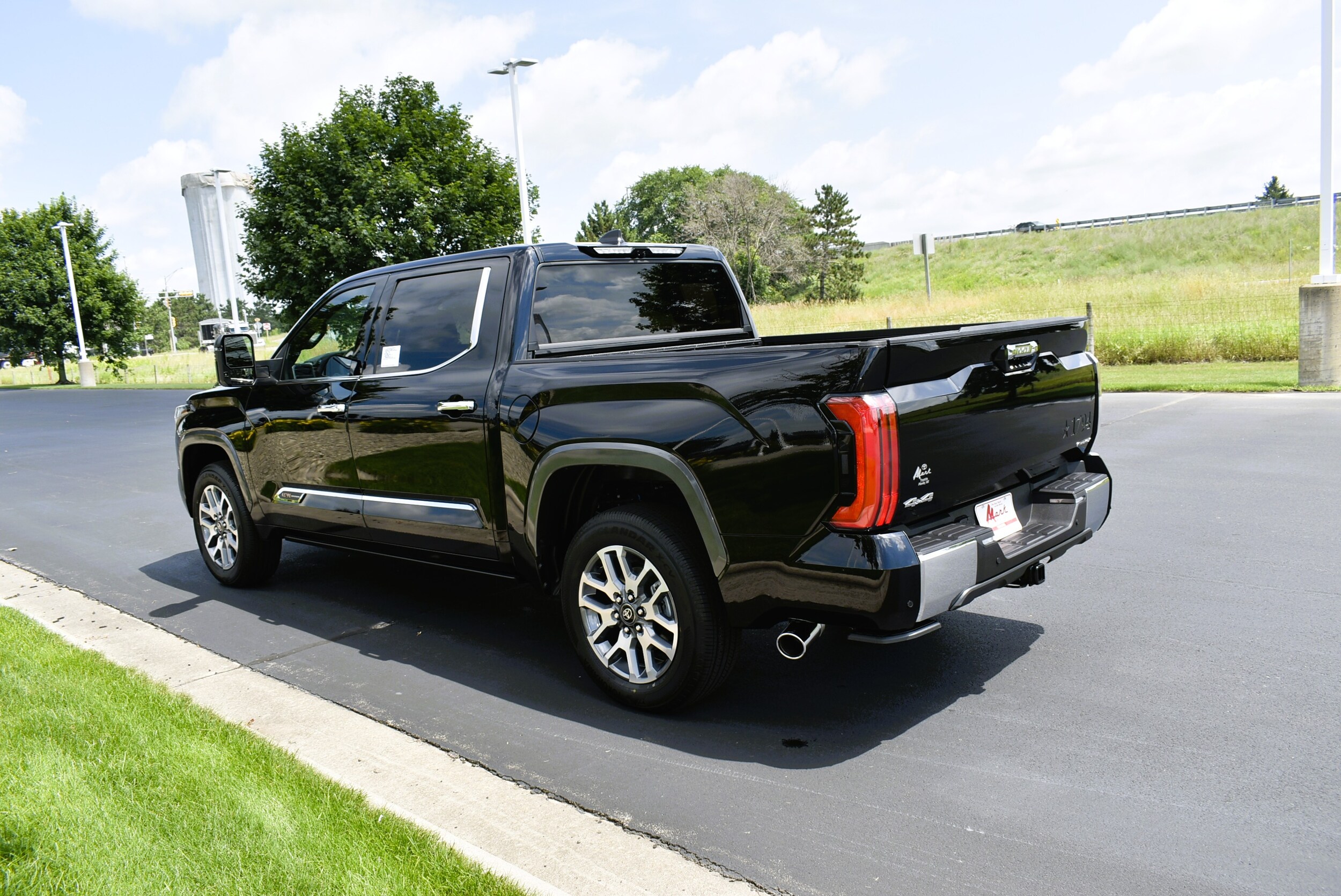 2025 Toyota Tundra 1794 Edition photo 3