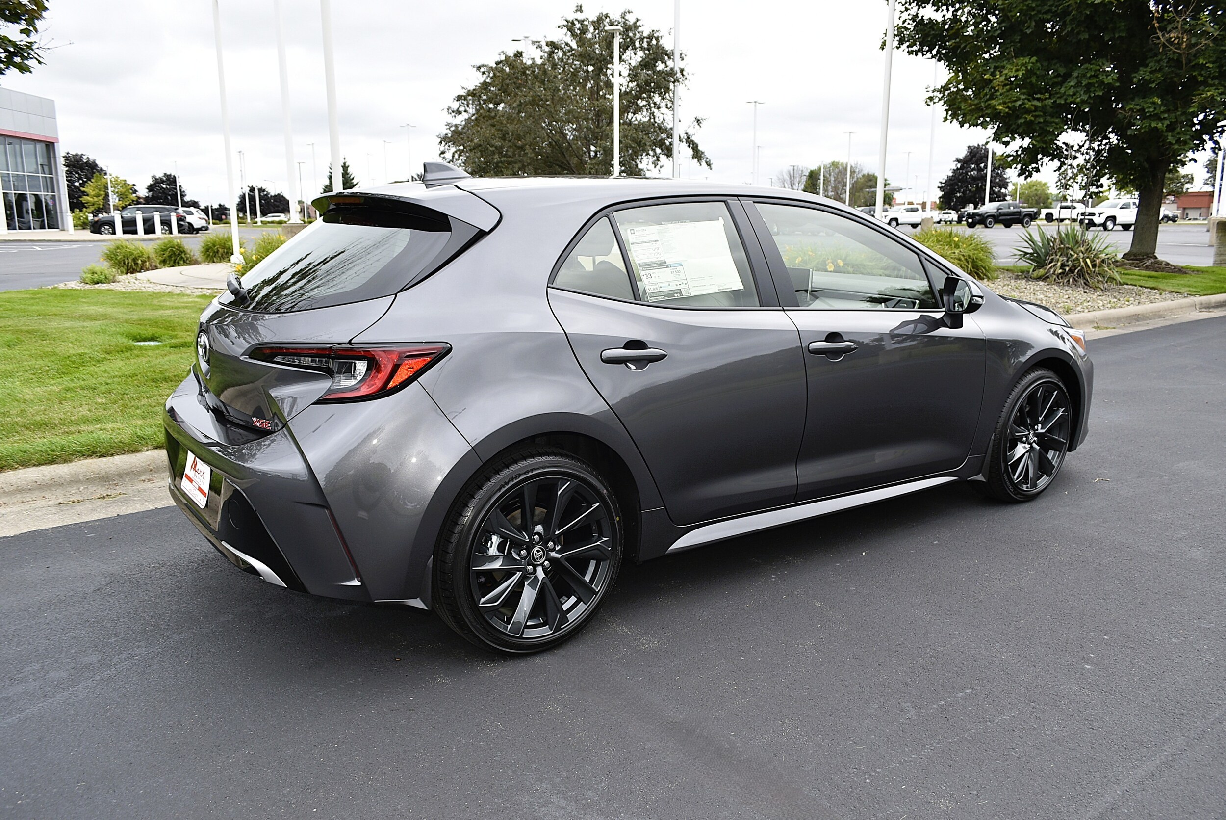 2025 Toyota Corolla XSE photo 3