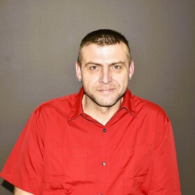 Staff member Pete J from 0e33362dc929