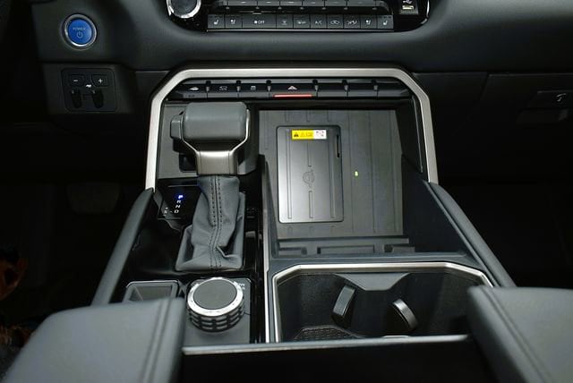 2024 Toyota Tundra Limited - Photo 18