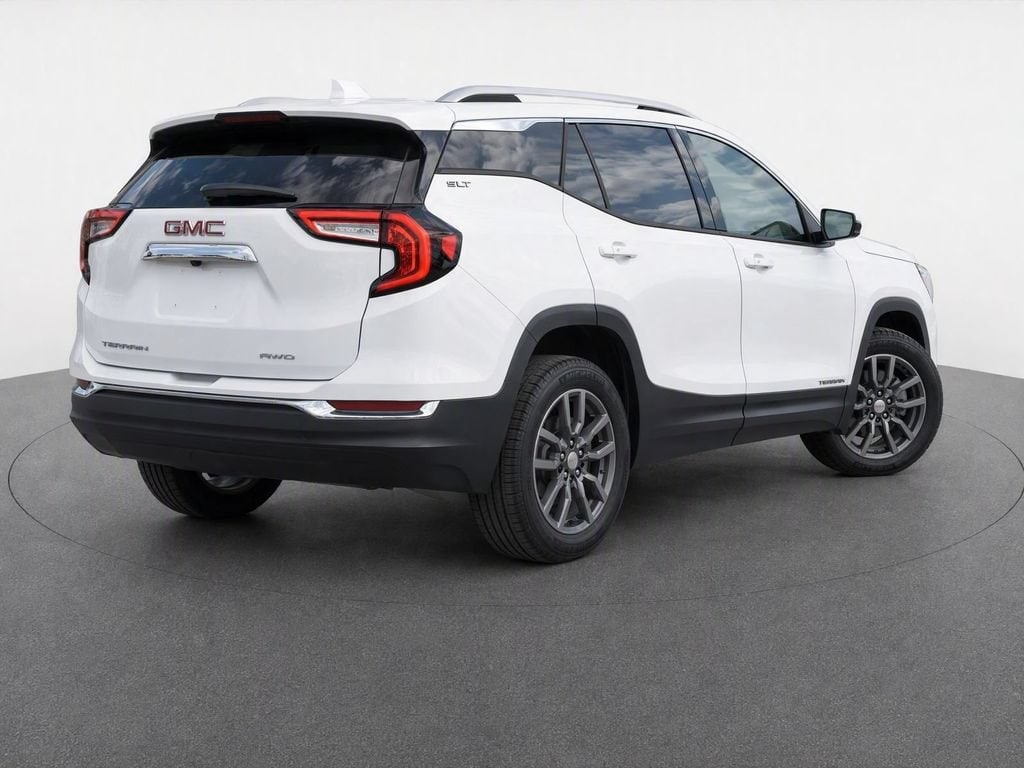 Used 2024 GMC Terrain SLT SUV