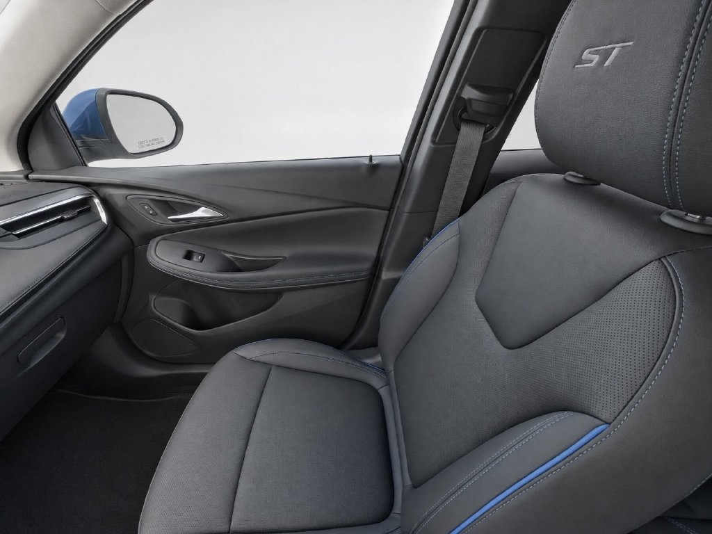 2026 Buick Encore GX Sport Touring - Photo 18