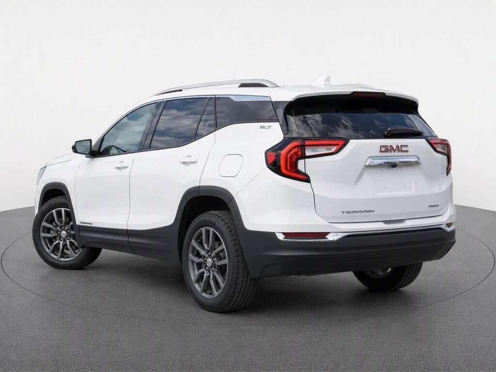 Used 2024 GMC Terrain SLT SUV