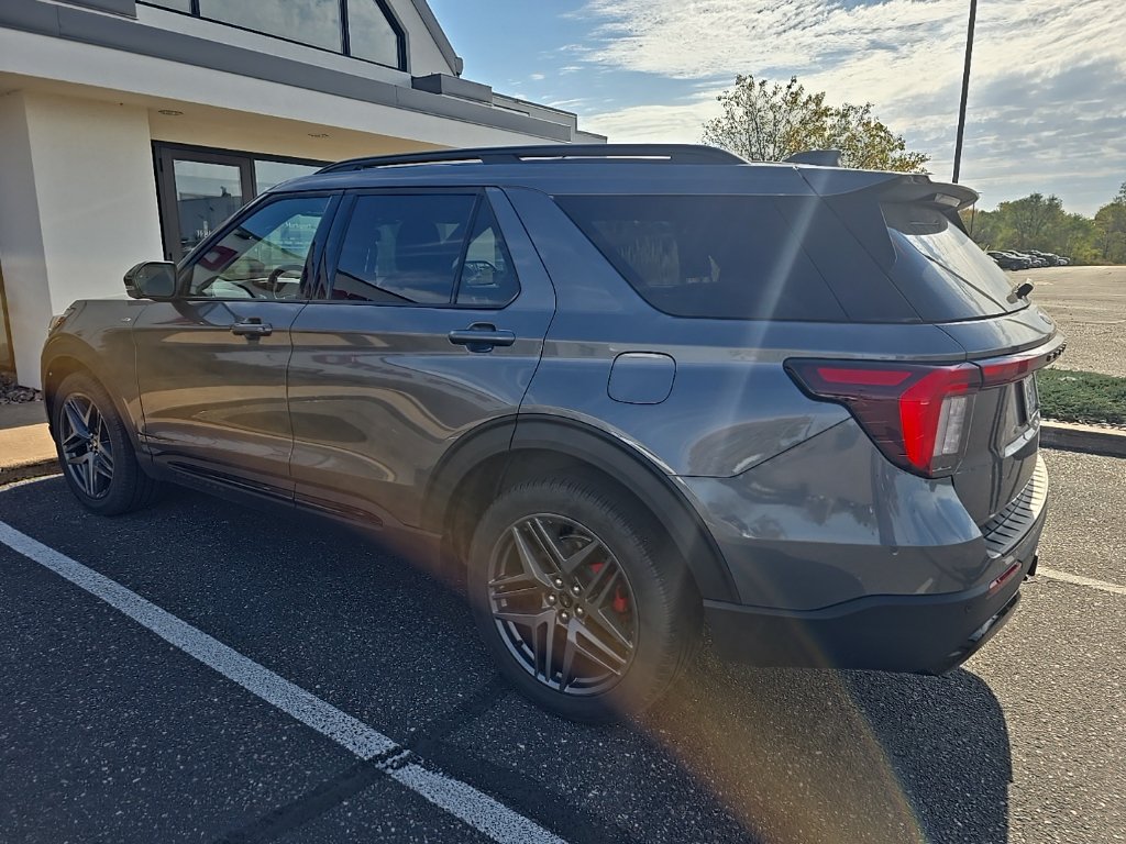 Used 2025 Ford Explorer ST-Line SUV