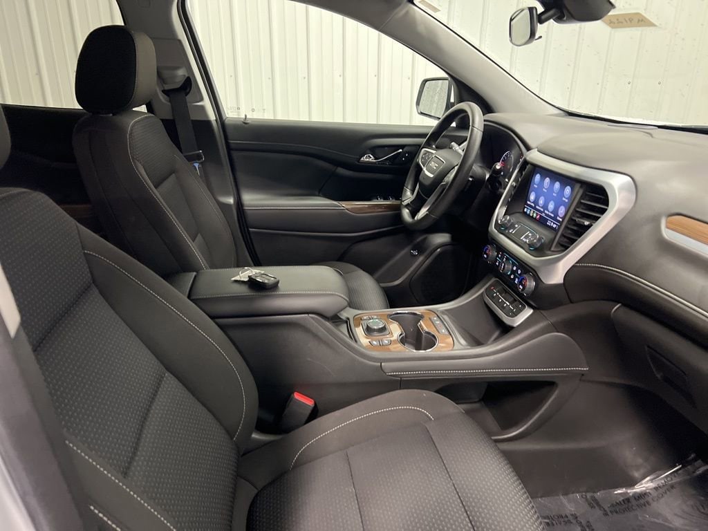 2023 GMC Acadia SLE - Photo 9