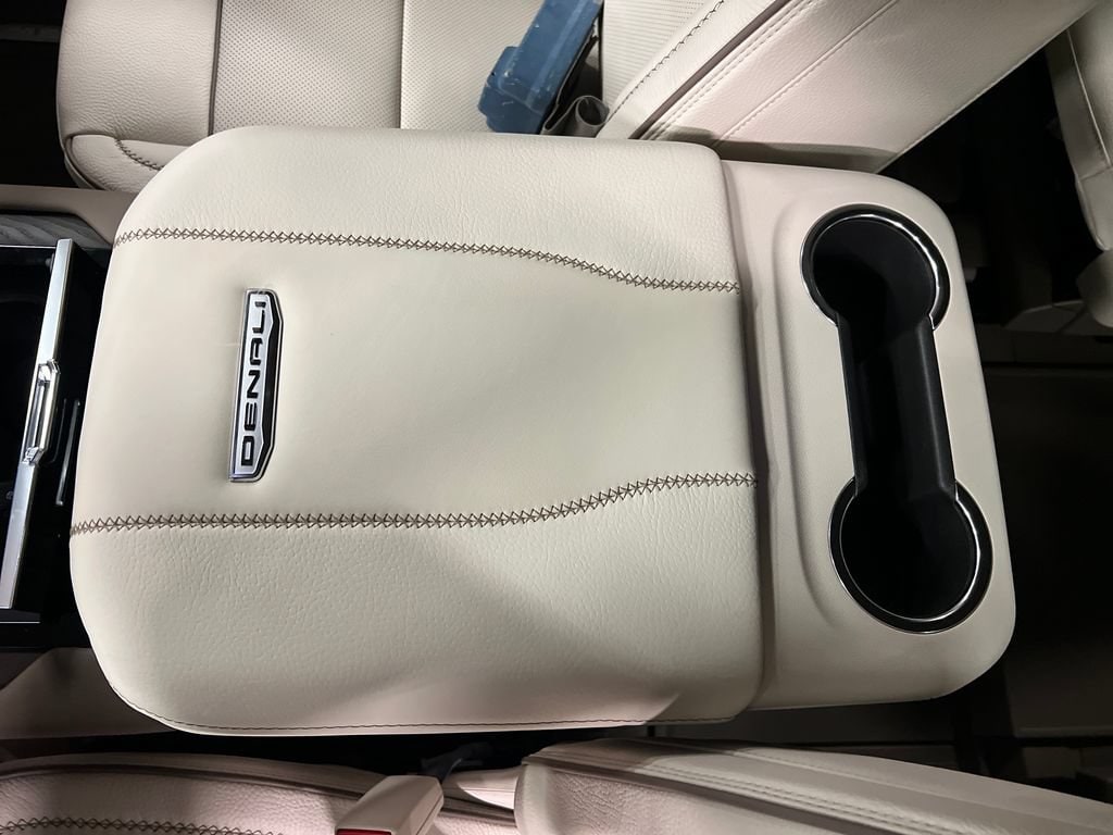 2026 GMC Yukon XL Denali - Photo 27