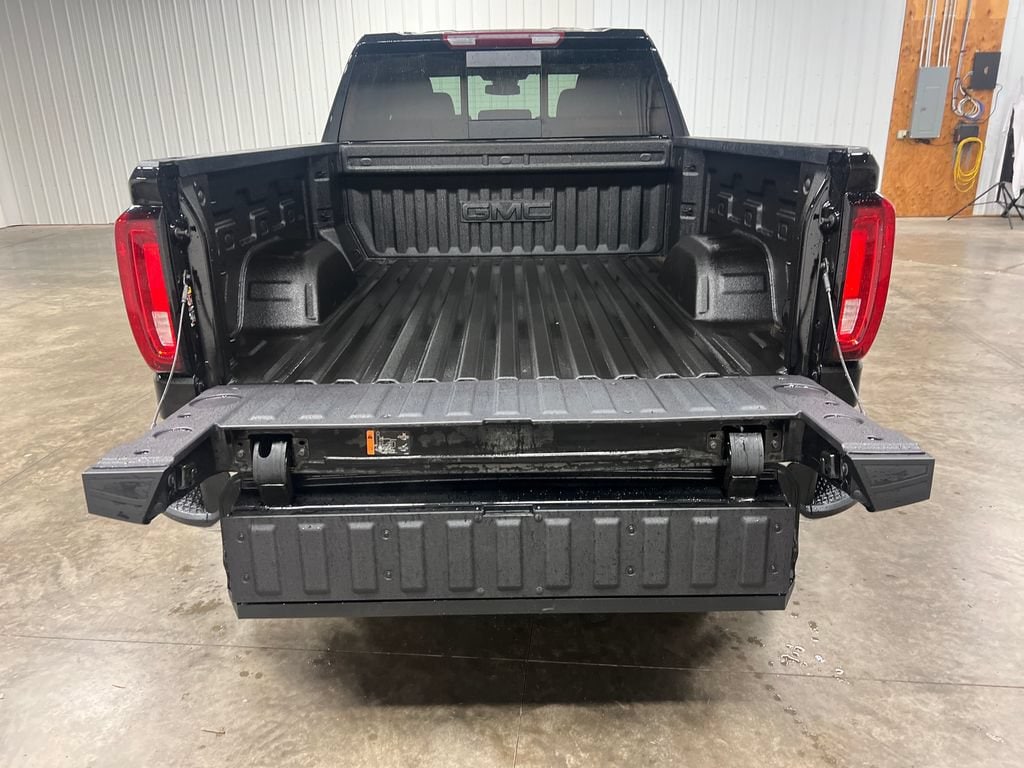 2026 GMC Sierra 1500 SLT - Photo 11