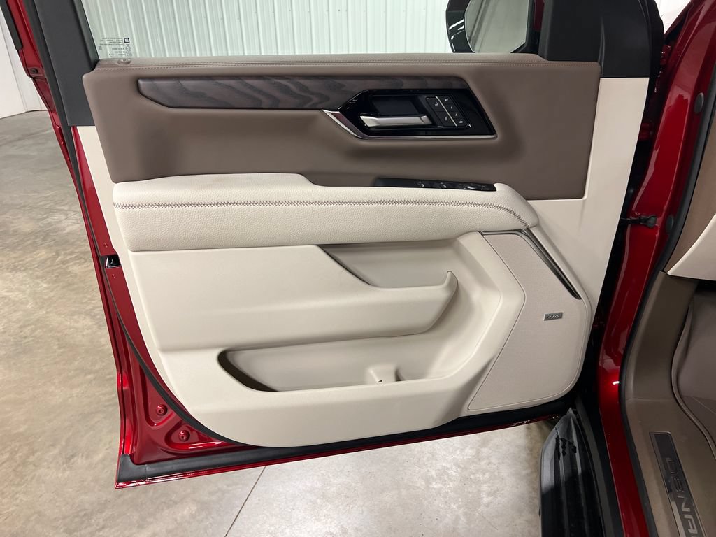 2026 GMC Yukon XL Denali - Photo 15