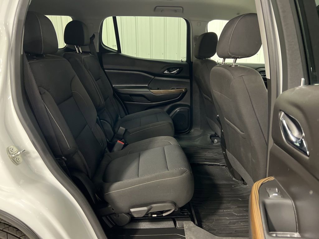2023 GMC Acadia SLE - Photo 11