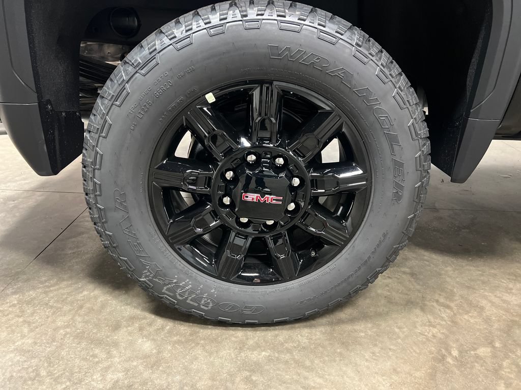2026 GMC Sierra 2500HD AT4 - Photo 9
