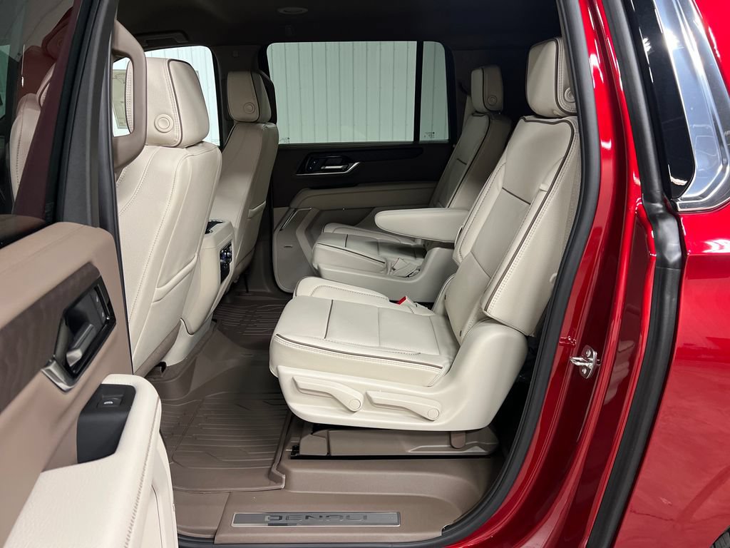 2026 GMC Yukon XL Denali - Photo 13