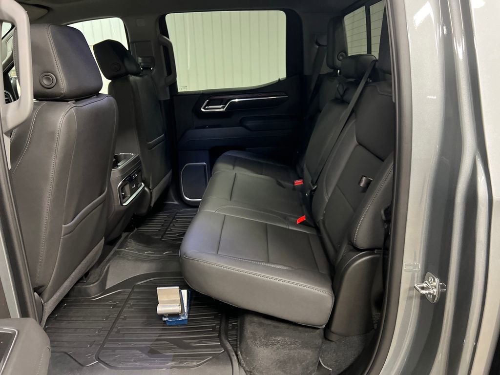 2026 GMC Sierra 1500 SLT - Photo 13