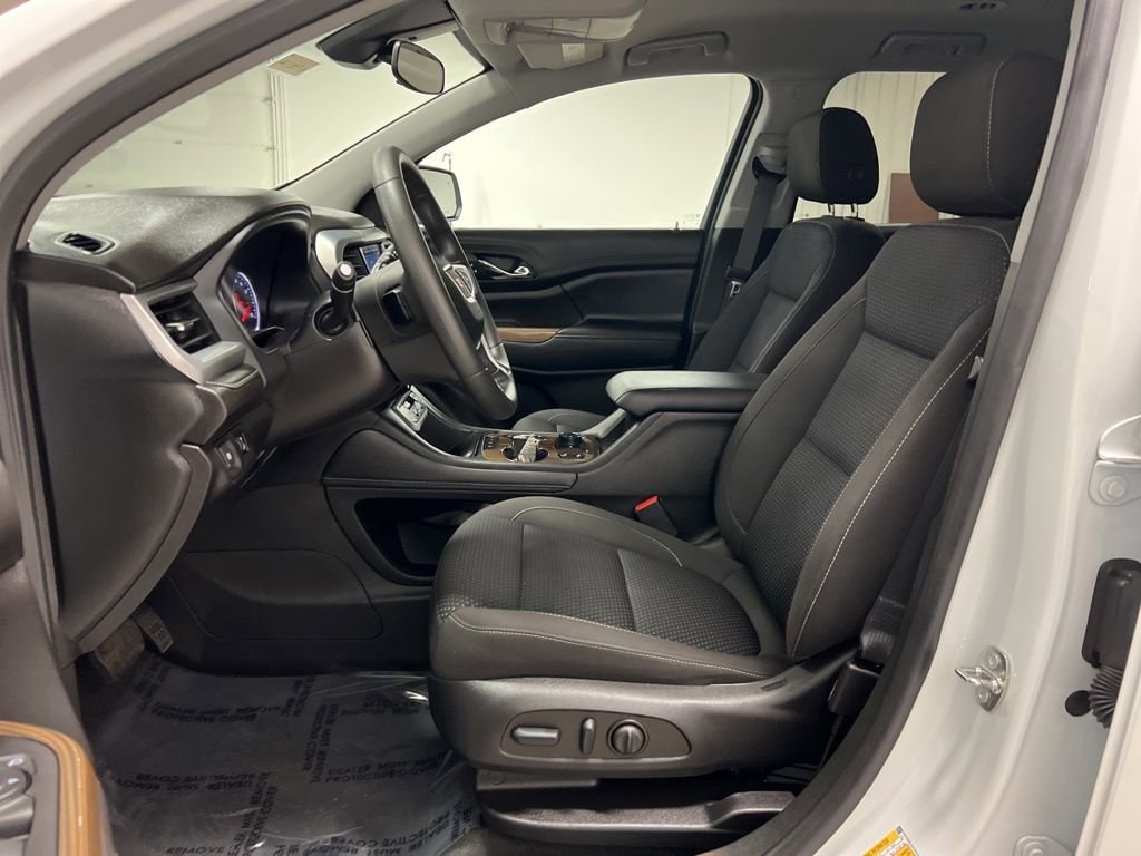 2023 GMC Acadia SLE - Photo 10