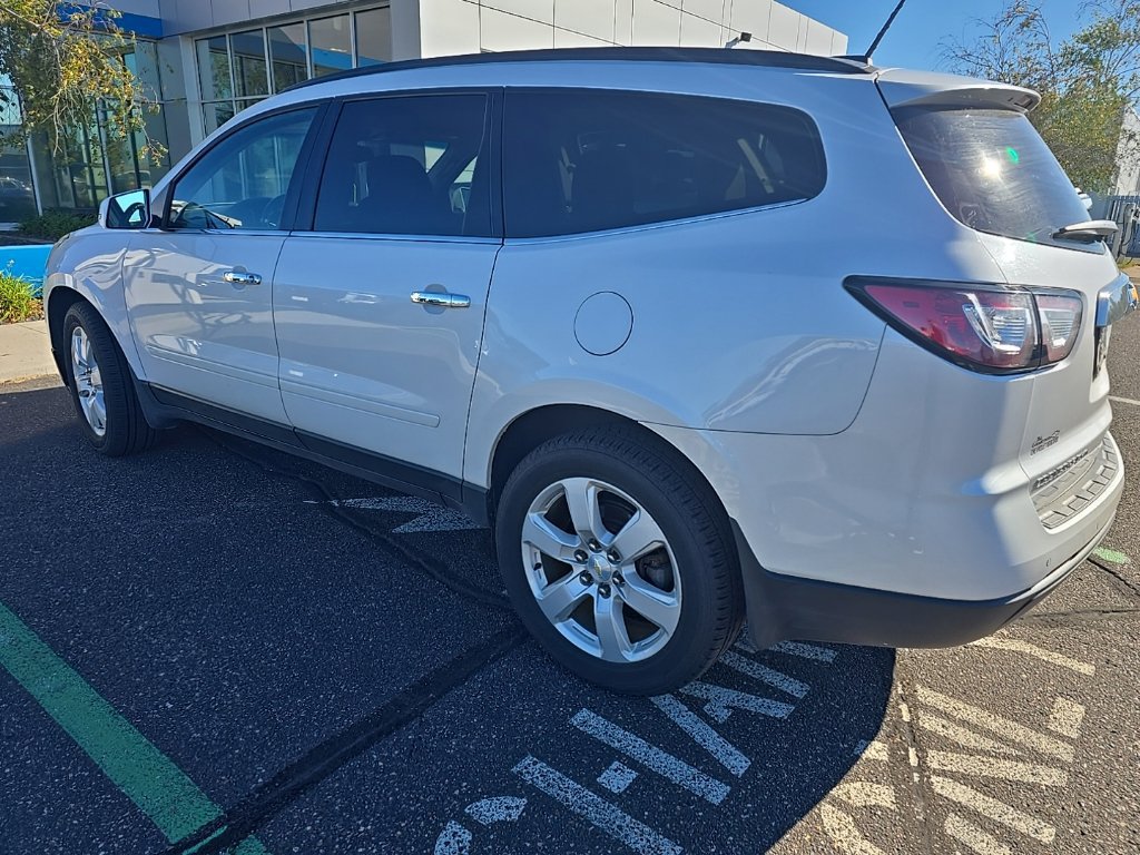 Used 2017 Chevrolet Traverse 1LT with VIN 1GNKVGKD3HJ127874 for sale in Chippewa Falls, WI