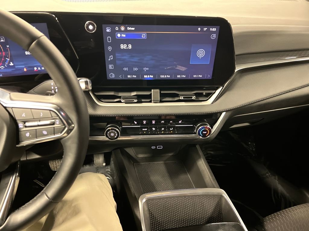 2025 Chevrolet Equinox LT - Photo 23