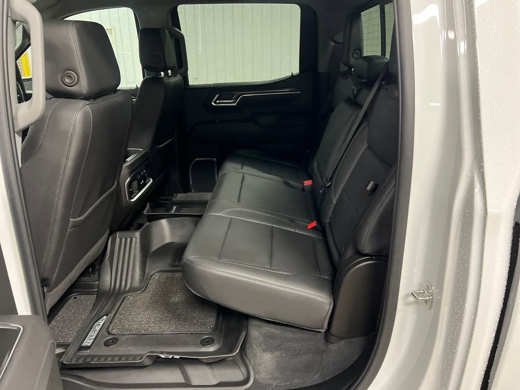 2025 Chevrolet Silverado 1500 LTZ - Photo 14