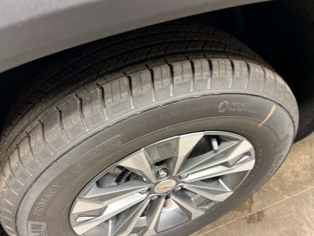 2027 Chevrolet Equinox LT - Photo 10