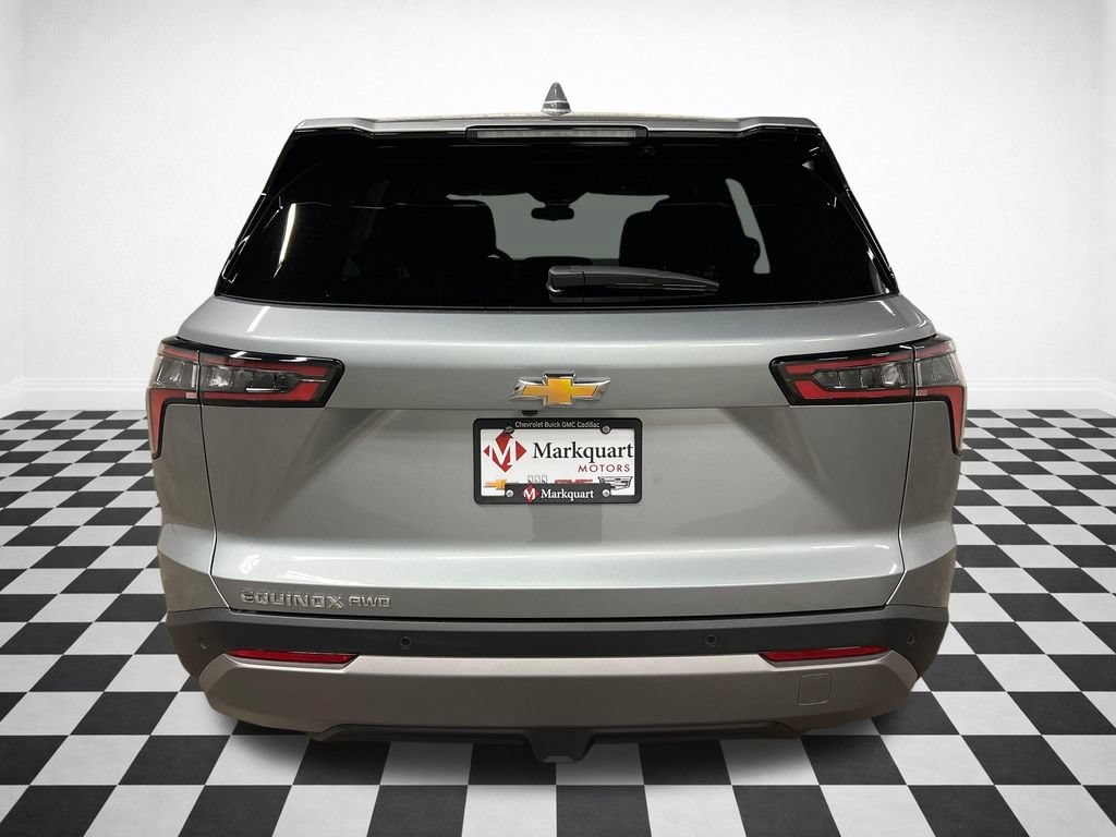 2027 Chevrolet Equinox LT - Photo 7