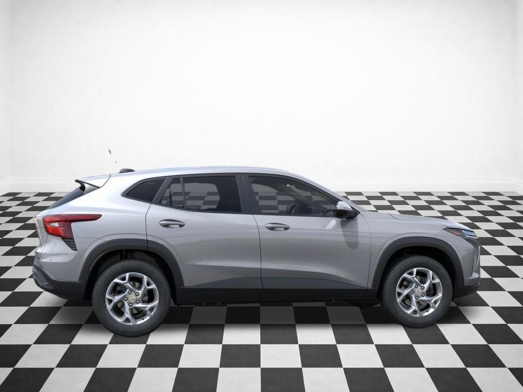 2026 Chevrolet Trax LS - Photo 33