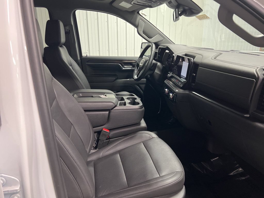 2024 GMC Sierra 1500 SLT - Photo 9