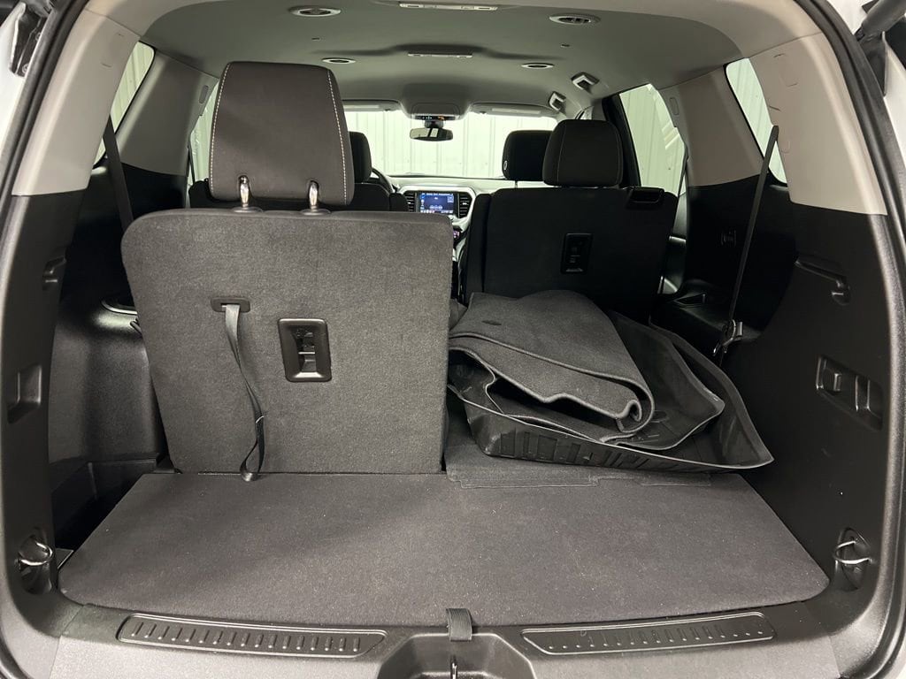2023 GMC Acadia SLE - Photo 7