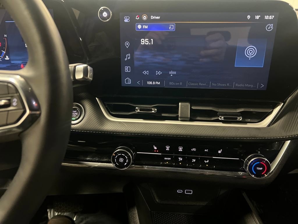 2025 Chevrolet Equinox LT - Photo 22